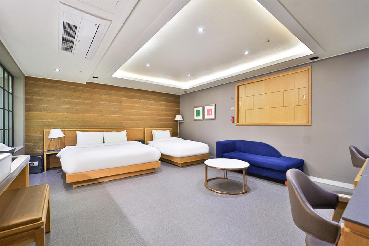 Seomyeon Ib Hotel Busan Exteriör bild