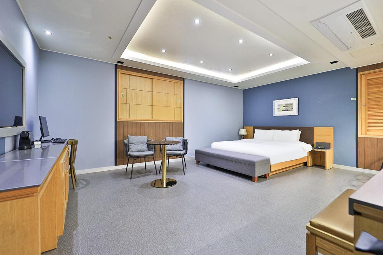 Seomyeon Ib Hotel Busan Exteriör bild