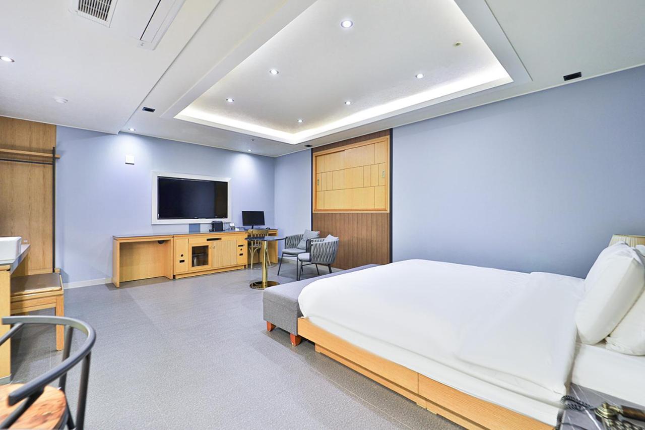 Seomyeon Ib Hotel Busan Exteriör bild
