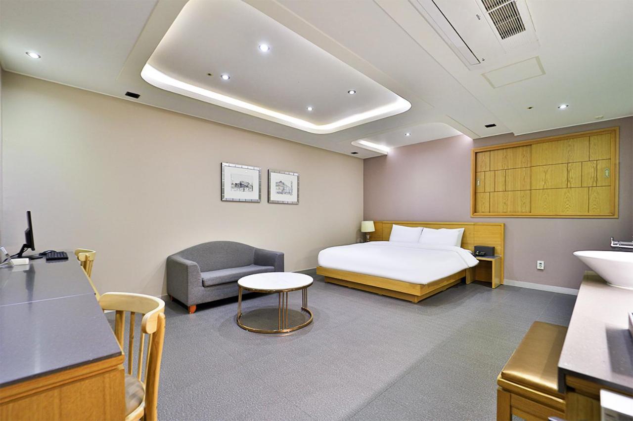 Seomyeon Ib Hotel Busan Exteriör bild