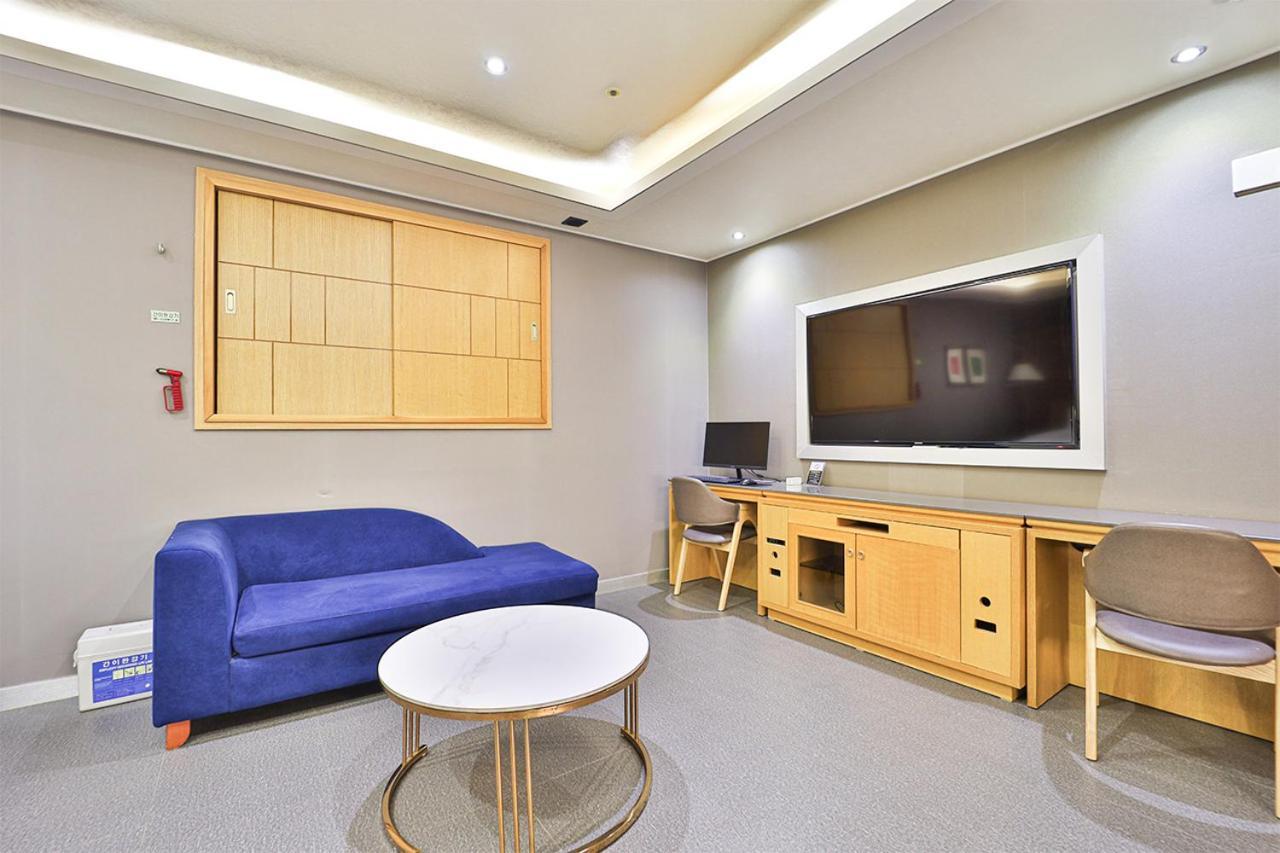 Seomyeon Ib Hotel Busan Exteriör bild