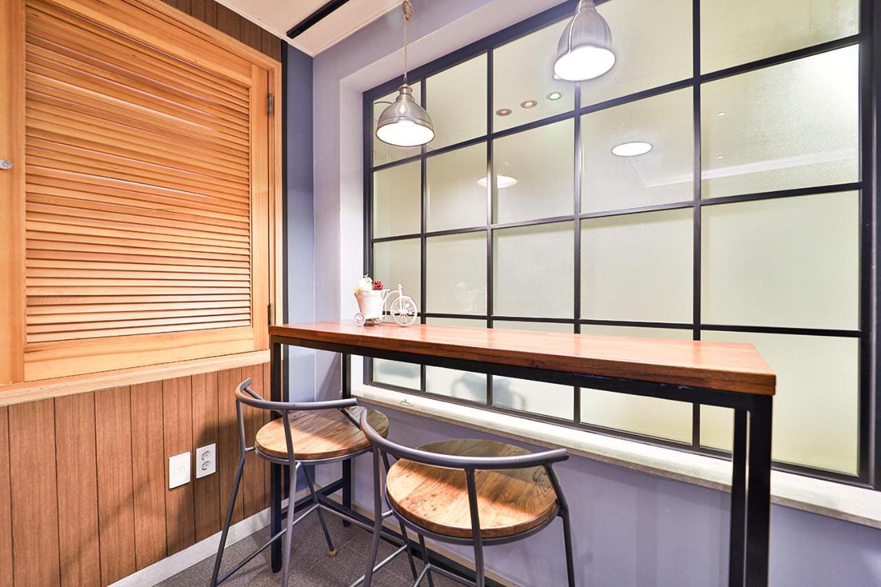 Seomyeon Ib Hotel Busan Exteriör bild