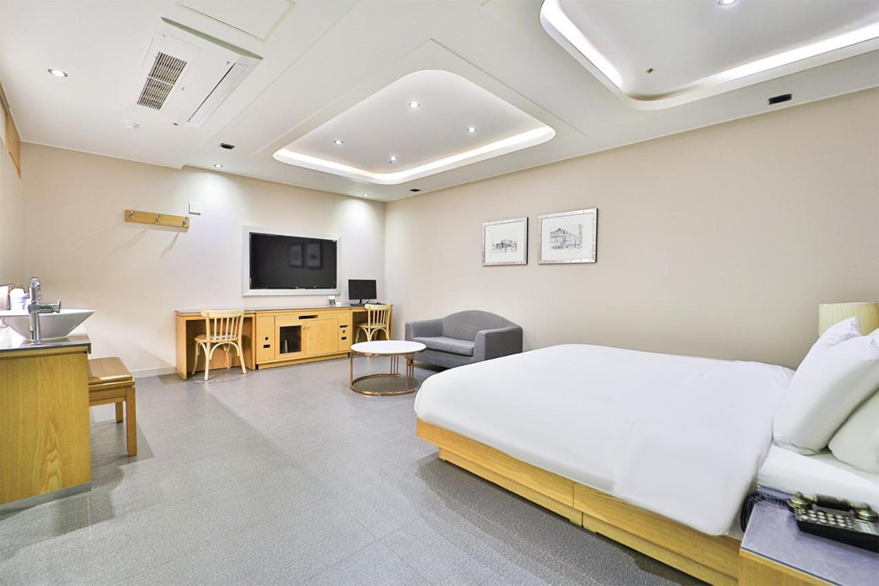 Seomyeon Ib Hotel Busan Exteriör bild